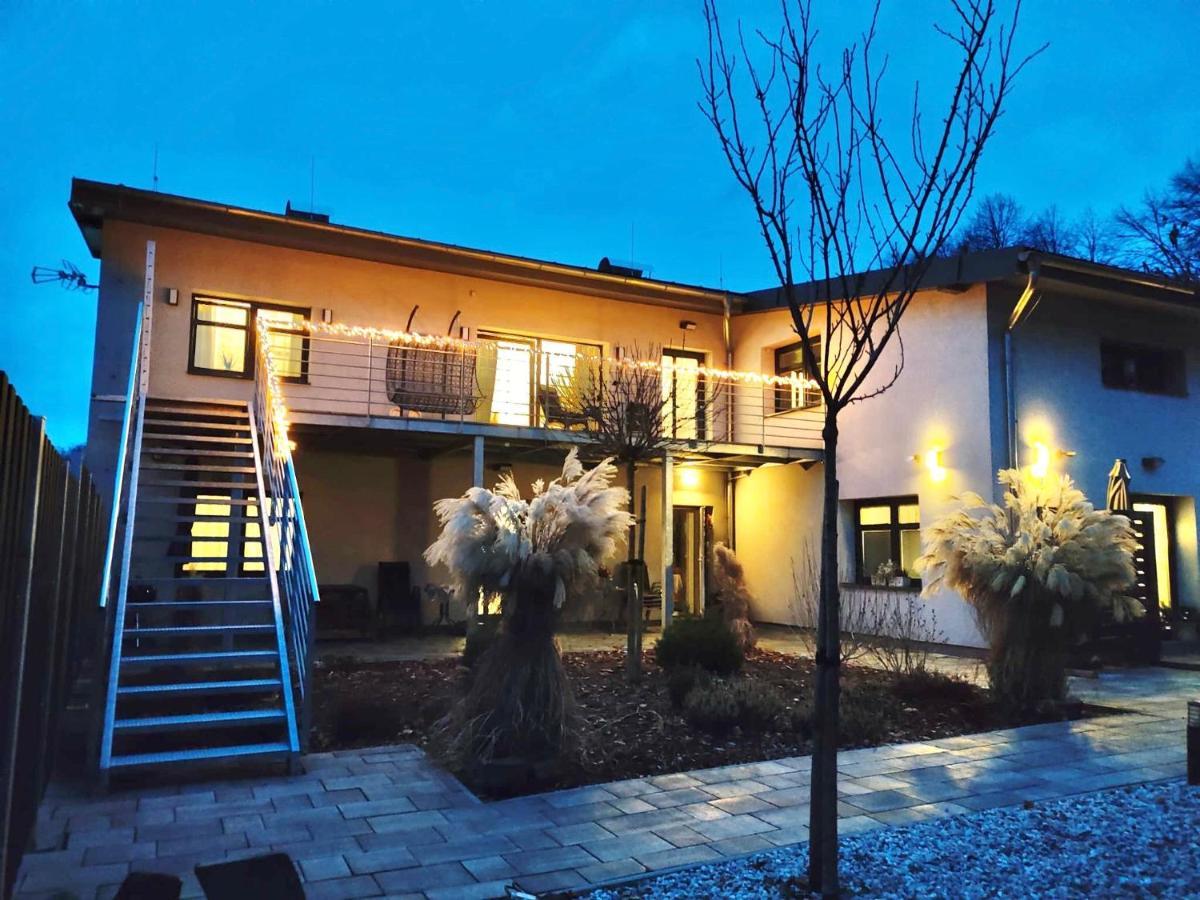 Apartmany Benesov Benesov nad Ploucnici Luaran gambar