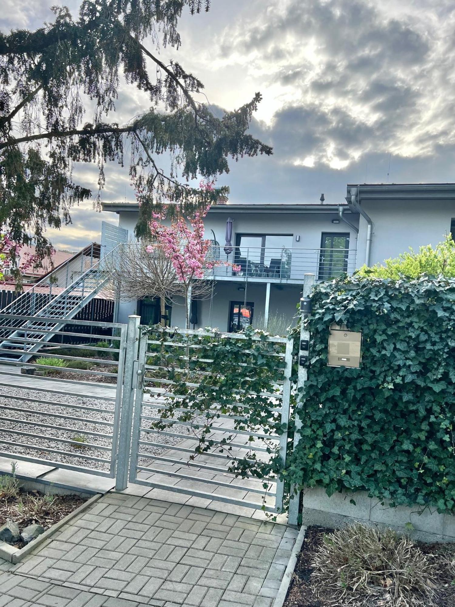 Apartmany Benesov Benesov nad Ploucnici Luaran gambar